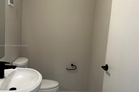 Touwnhouse à vendre à Homestead, Floride: 4 chambres, 129.88 m2 № 2014698 - photo 17