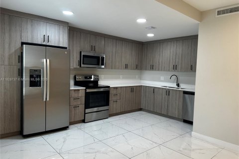 Touwnhouse à vendre à Homestead, Floride: 4 chambres, 129.88 m2 № 2014698 - photo 4