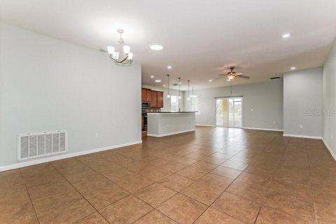 Casa en alquiler en Zephyrhills, Florida, 3 dormitorios, 171.68 m2 № 1914652 - foto 4