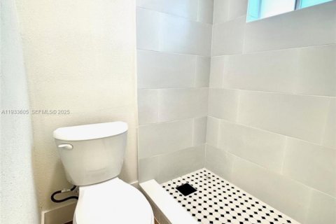 Купить виллу или дом в Маргит, Флорида 3 спальни, 121.89м2, № 1991331 - фото 15