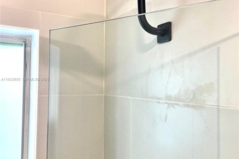 Купить виллу или дом в Маргит, Флорида 3 спальни, 121.89м2, № 1991331 - фото 18