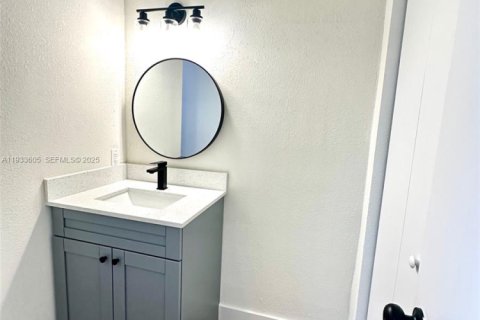 Купить виллу или дом в Маргит, Флорида 3 спальни, 121.89м2, № 1991331 - фото 13