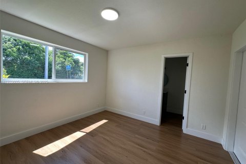 Купить виллу или дом в Маргит, Флорида 3 спальни, 121.89м2, № 1991331 - фото 11