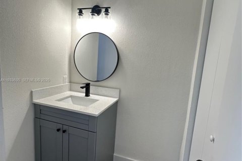 Купить виллу или дом в Маргит, Флорида 3 спальни, 121.89м2, № 1991331 - фото 12