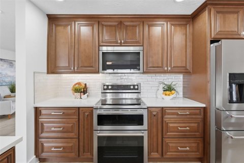 House in Saint Pete Beach, Florida 4 bedrooms, 215.35 sq.m. № 2220604 - photo 23