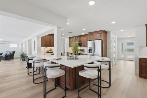 House in Saint Pete Beach, Florida 4 bedrooms, 215.35 sq.m. № 2220604 - photo 19