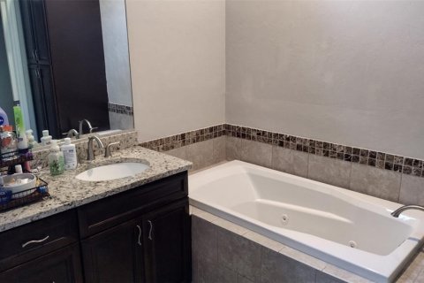 Casa en alquiler en Gainesville, Florida, 3 dormitorios, 180.51 m2 № 1907989 - foto 11