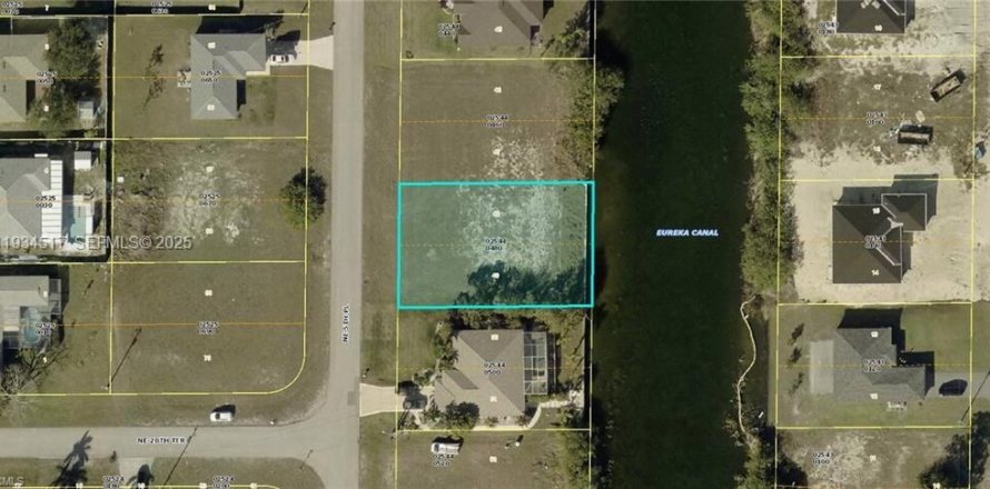 Terrain à Cape Coral, Floride № 2035543