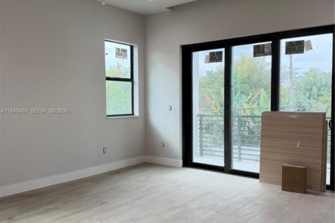 Adosado en venta en Fort Lauderdale, Florida, 4 dormitorios, 226.12 m2 № 2000311 - foto 16
