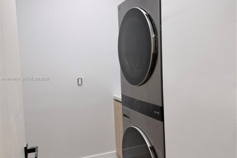 Adosado en venta en Fort Lauderdale, Florida, 4 dormitorios, 226.12 m2 № 2000311 - foto 21