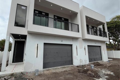 Adosado en Fort Lauderdale, Florida 4 dormitorios, 226.12 m2 № 2000311