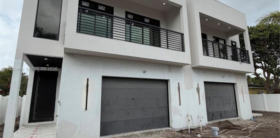 Adosado en Fort Lauderdale, Florida 4 dormitorios, 226.12 m2 № 2000311