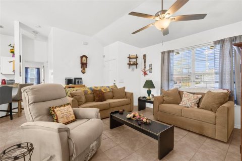 Casa en venta en Fort Myers, Florida, 3 dormitorios, 117.61 m2 № 1857721 - foto 3