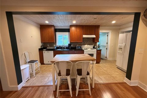 Villa ou maison à vendre à DeLand, Floride: 2 chambres, 216 m2 № 2199667 - photo 4