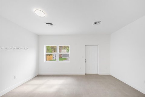 Купить таунхаус в Майами, Флорида 3 спальни, 133.04м2, № 2080774 - фото 18