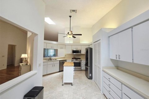 Copropriété à louer à Bradenton, Floride: 2 chambres, 158.21 m2 № 2205331 - photo 4