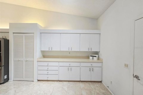 Copropriété à louer à Bradenton, Floride: 2 chambres, 158.21 m2 № 2205331 - photo 11