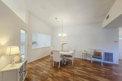 Copropriété à louer à Bradenton, Floride: 2 chambres, 158.21 m2 № 2205331 - photo 7