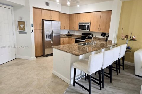 Condominio en venta en Hollywood, Florida, 1 dormitorio, 87.24 m2 № 1861906 - foto 2