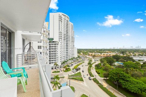 Condominio en venta en Hollywood, Florida, 1 dormitorio, 87.24 m2 № 1861906 - foto 21