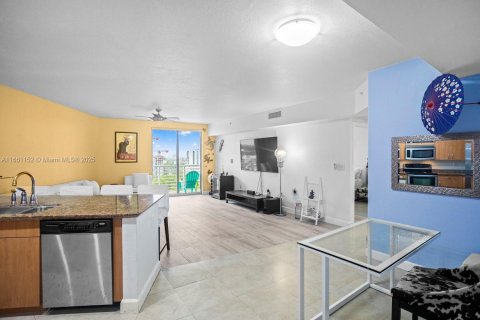 Condominio en venta en Hollywood, Florida, 1 dormitorio, 87.24 m2 № 1861906 - foto 3