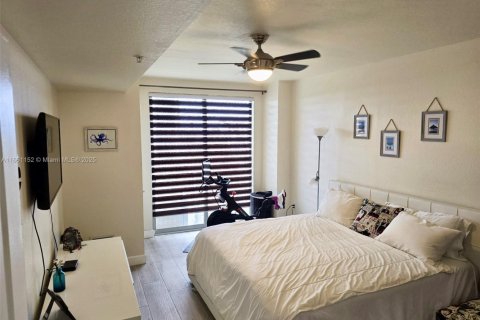 Condominio en venta en Hollywood, Florida, 1 dormitorio, 87.24 m2 № 1861906 - foto 14