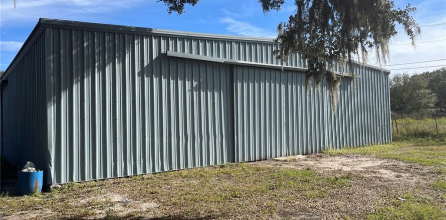 Propiedad comercial en Lakeland, Florida 850.06 m2 № 1634276