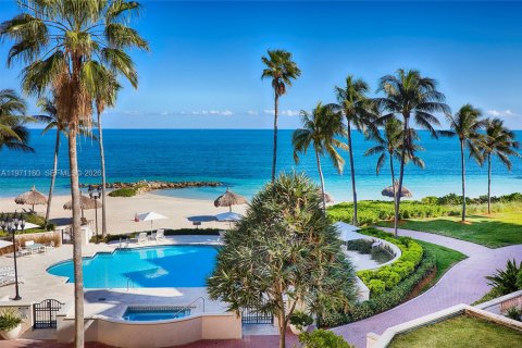 Condo in Miami Beach, Florida, 3 bedrooms  № 2032731 - photo 6