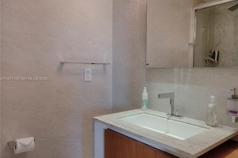 Condo in Miami Beach, Florida, 3 bedrooms  № 2032731 - photo 20