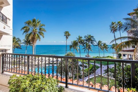 Condo in Miami Beach, Florida, 3 bedrooms  № 2032731 - photo 14