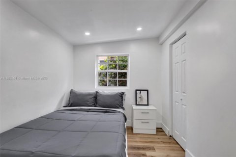 Casa en venta en Miami, Florida, 6 dormitorios, 156.82 m2 № 1859179 - foto 19