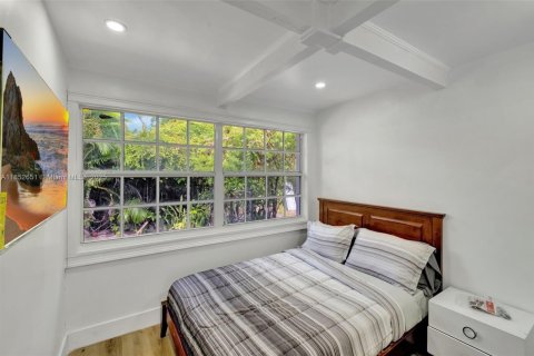 Casa en venta en Miami, Florida, 6 dormitorios, 156.82 m2 № 1859179 - foto 18
