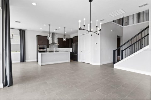 House in Montverde, Florida 4 bedrooms, 260.22 sq.m. № 1565640 - photo 4