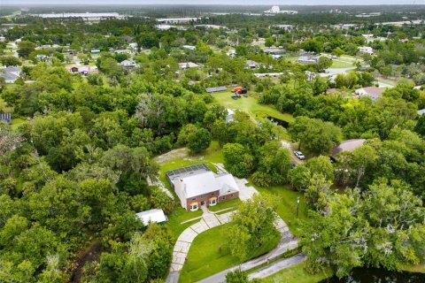 House in Cocoa, Florida 4 bedrooms, 368.45 sq.m. № 1849575 - photo 8