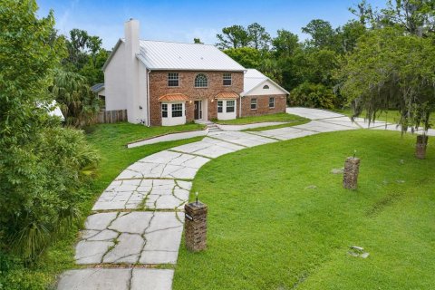House in Cocoa, Florida 4 bedrooms, 368.45 sq.m. № 1849575 - photo 12