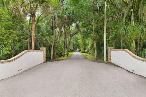 House in Cocoa, Florida 4 bedrooms, 368.45 sq.m. № 1849575 - photo 2