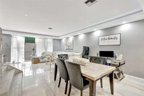 Casa en venta en Sunrise, Florida, 4 dormitorios, 168.34 m2 № 2045884 - foto 12