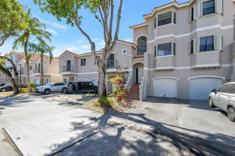 Casa en venta en Sunrise, Florida, 4 dormitorios, 168.34 m2 № 2045884 - foto 2