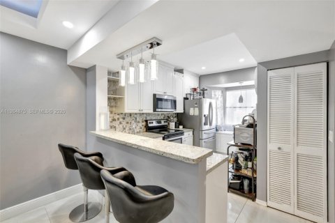 Casa en venta en Sunrise, Florida, 4 dormitorios, 168.34 m2 № 2045884 - foto 20