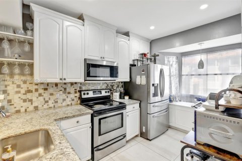 Casa en venta en Sunrise, Florida, 4 dormitorios, 168.34 m2 № 2045884 - foto 5