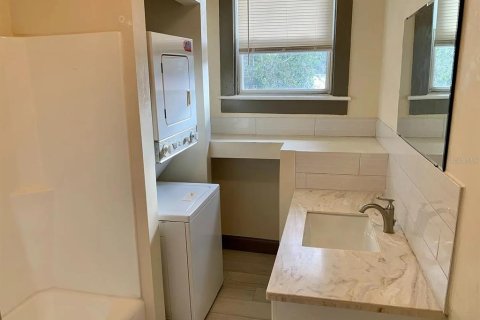 Appartement à louer à Tampa, Floride: 2 chambres, 385.73 m2 № 1906810 - photo 14