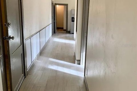 Appartement à louer à Tampa, Floride: 2 chambres, 385.73 m2 № 1906810 - photo 9