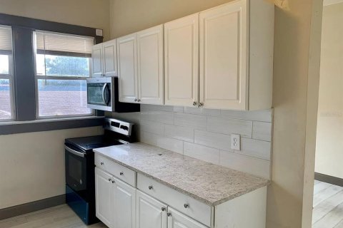 Appartement à louer à Tampa, Floride: 2 chambres, 385.73 m2 № 1906810 - photo 5