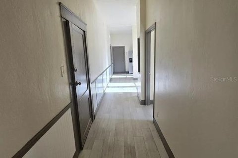 Appartement à louer à Tampa, Floride: 2 chambres, 385.73 m2 № 1906810 - photo 18