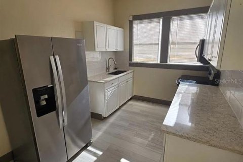 Appartement à louer à Tampa, Floride: 2 chambres, 385.73 m2 № 1906810 - photo 8