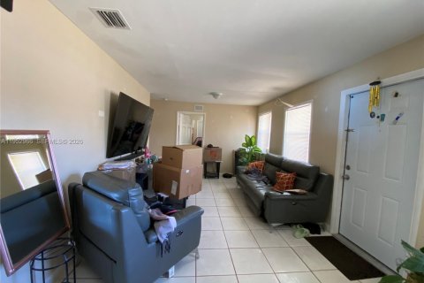 Снять в аренду виллу или дом в Майами, Флорида 3 спальни, 180.6м2, № 2010845 - фото 5