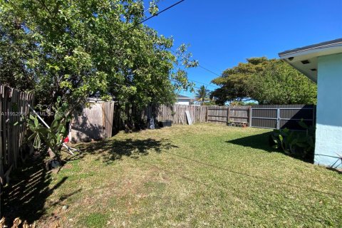 Снять в аренду виллу или дом в Майами, Флорида 3 спальни, 180.6м2, № 2010845 - фото 12