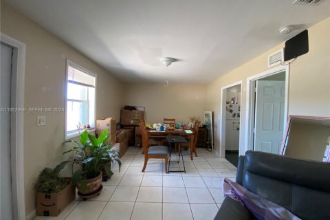 Снять в аренду виллу или дом в Майами, Флорида 3 спальни, 180.6м2, № 2010845 - фото 4