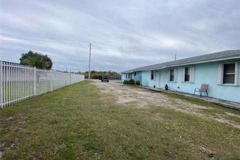 Villa ou maison à louer à Miami, Floride: 3 chambres, 180.6 m2 № 2010845 - photo 1