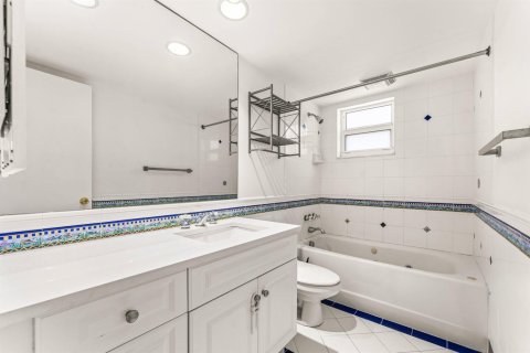 Copropriété à vendre à Fort Lauderdale, Floride: 2 chambres, 120.77 m2 № 2087393 - photo 15